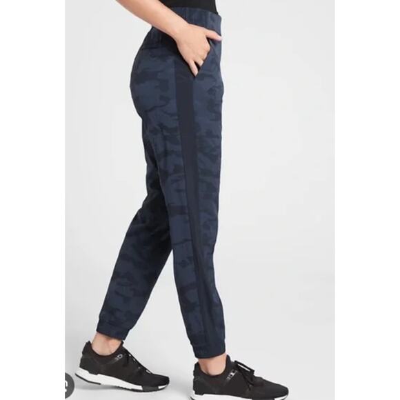 Athelta Brooklyn Textured Jogger Camo Navy Blue Athletic Women's 2 / XS Sporty - Picture 1 of 14